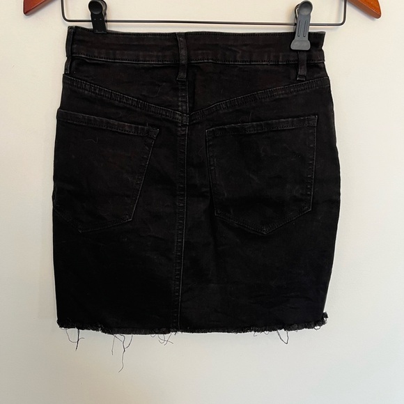 5/20$ Garage Classic Black Denim mini Skirt size XS - Picture 2 of 4